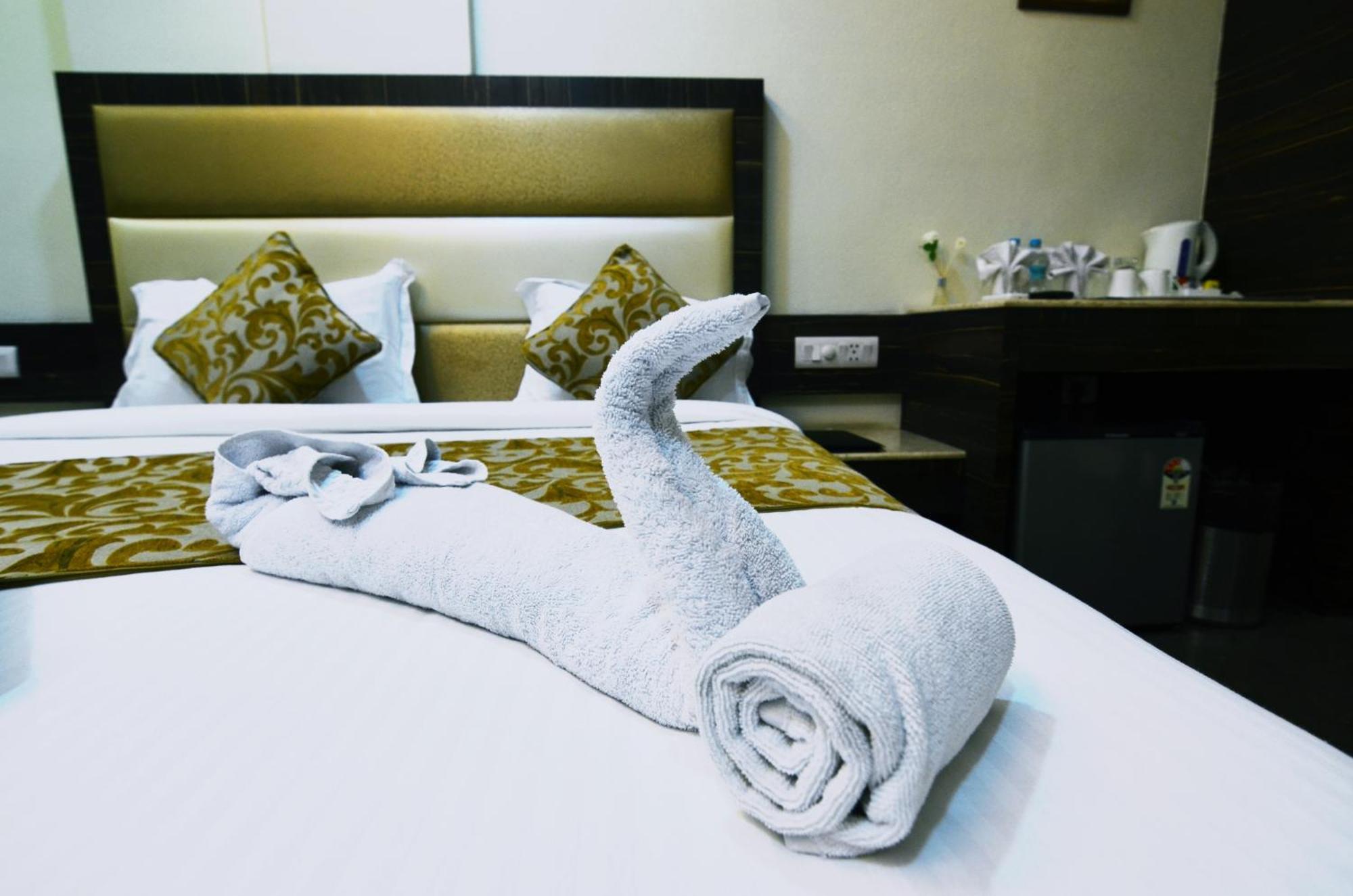כלכותה The Majestic Suites מראה חיצוני תמונה